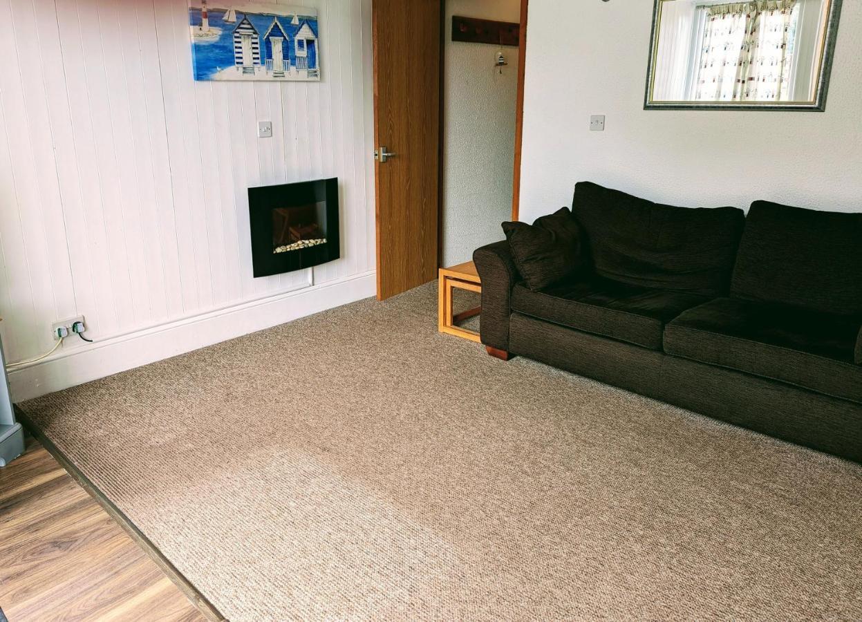 Seaside Chalet - Sleeps 6 Kingsdown  Exteriör bild
